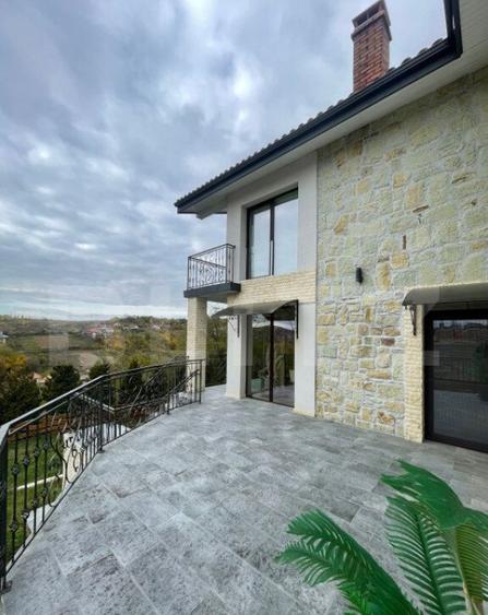 Proprietate speciala cu panorama superba, 220 mp utili, 1760 - 35