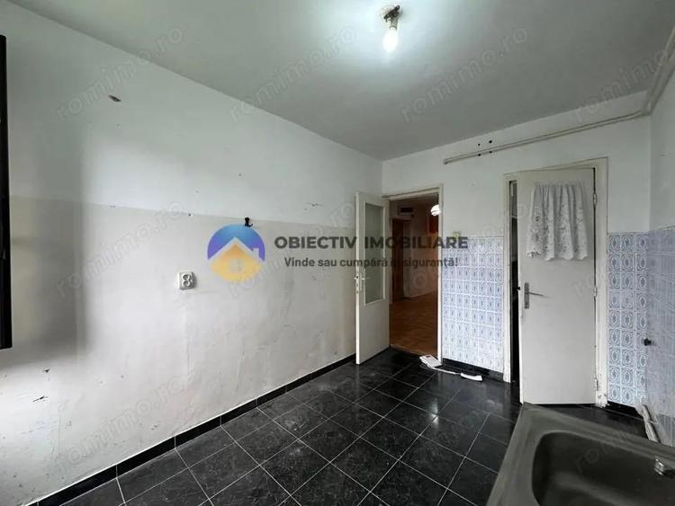 Apartament de vanzare 3 camere- pretabil pentru spa?iu comercial - 4
