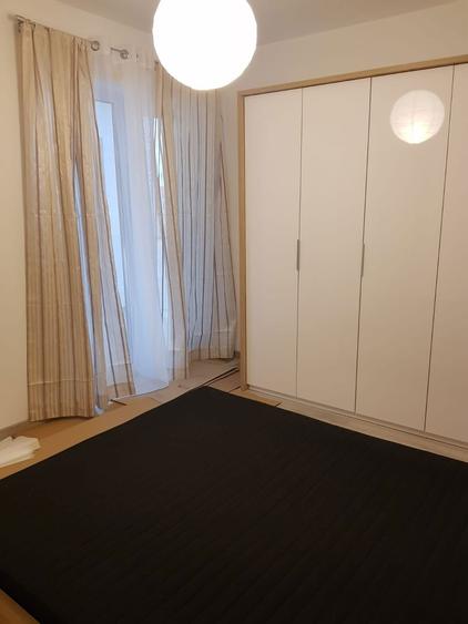Inchiriez apartament 3 camere - 1