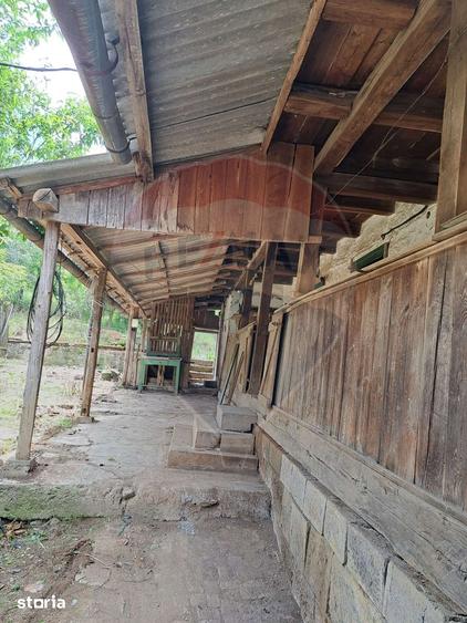 Casă cu 4 camere cu Teren 2800 Mp în Dezna