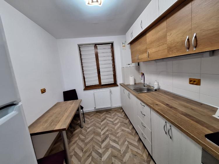 inchiriez apartament 2 camere - 3