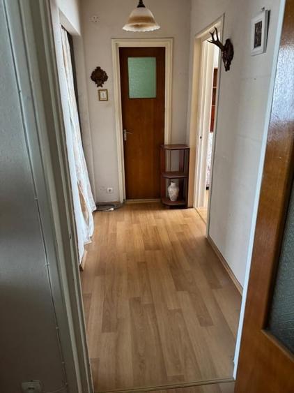 Se vinde un apartament de 3 camere in zona Obor, pe strada Masina de Paine - 4