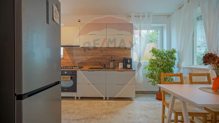 Apartament cu 3 camere in casa, curte proprie si garaj - 11
