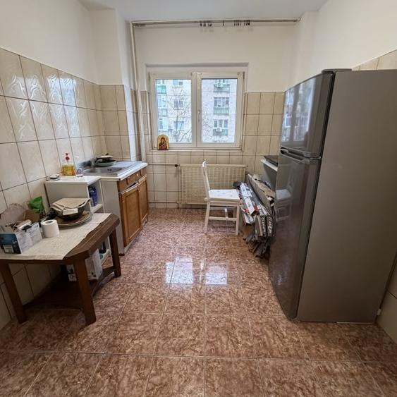 3 camere| Drumul taberei | Bloc 1983 | Metrou 1 Mai | 8 min - 7