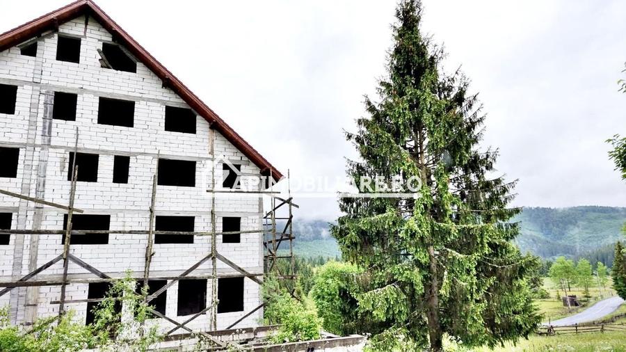 Pensiune 25 camere,1 restaurant,1 sala sedinte 2.000mp teren - 6