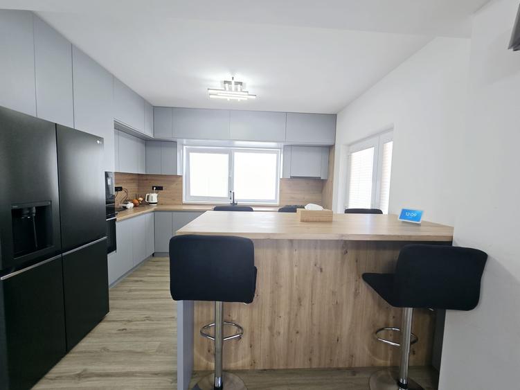 VILA MOBILATA SI UTILATA - 5 camere - 3 bai - dressing - 456mp teren - placa - 4