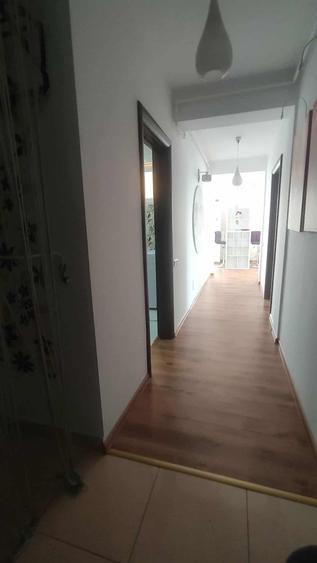 Aparatorii Patriei, Piata Berceni - 4