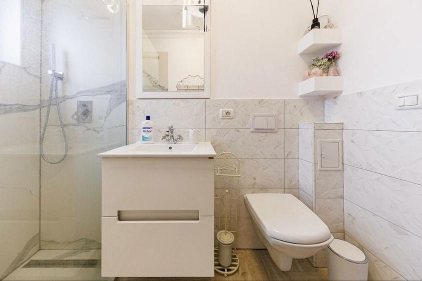 Inchiriez apartament 2 camere - 1