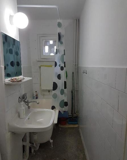 Apartament doua camere, nedecomandat, etaj doi, liber, pe Stadionului - 15