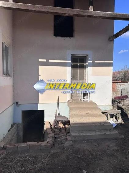Casa de vanzare I 733 mp teren I Alba Iulia I 3 camere I toate utilitatile I - 1