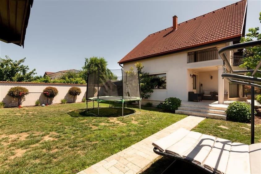 RECO Vila cu 5 camere str. Apateului- zona Nufarul - 52