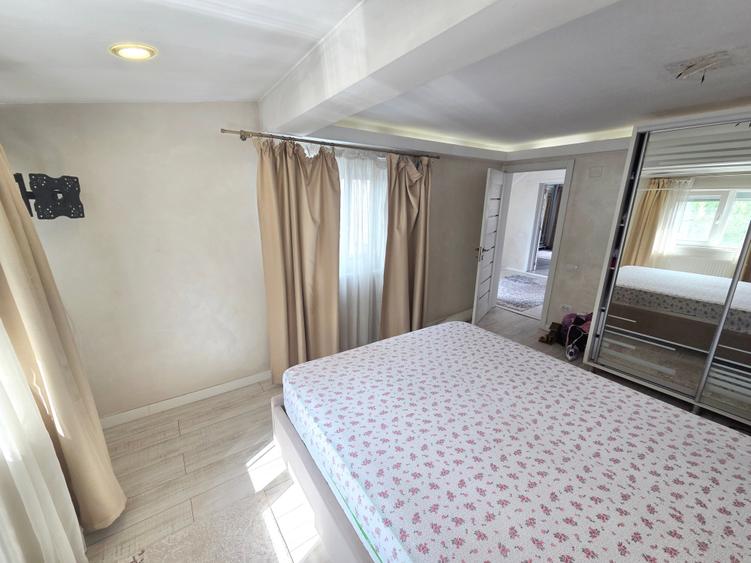 Voluntari, Andronache, vila P+1+M renovata, curte amenajata - 11