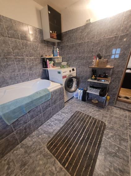 Valu lui Traian -casa 3 camere cu teren 300 mp -gaze la poarta -79900 Euro neg - 25