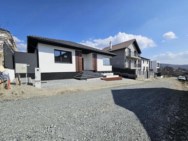 Casa single moderna, pe un nivel, 123 mp utili + terasa, 4 km de Sibiu - 1