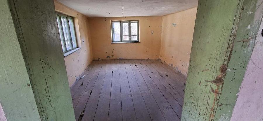 Vand Casa Compusa din 4 Camere - 10