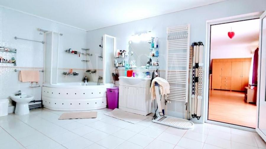 Casa 5 camere de vanzare in Sanmartin - 9