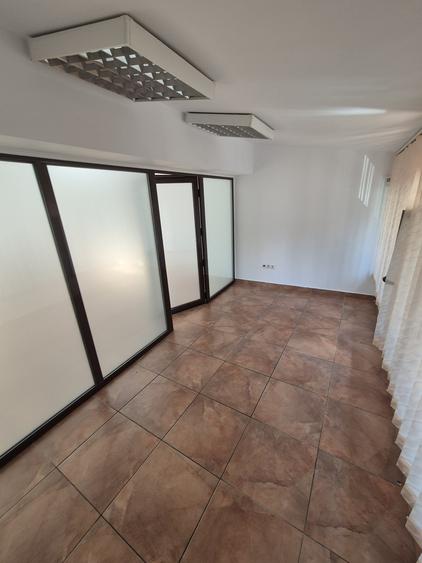B-dul Gloriei, imobil P+1, pentru birouri, comercial - 12