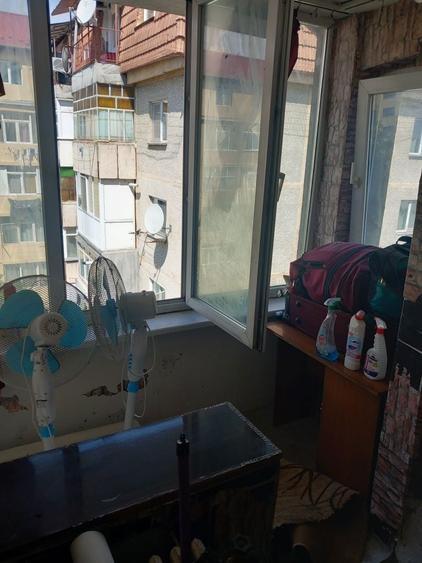 Inchiriez Apartament 2 camere , Zona Nord Republicii , Rm.Valcea , Doar la muncitori sau la zi / ora - 8