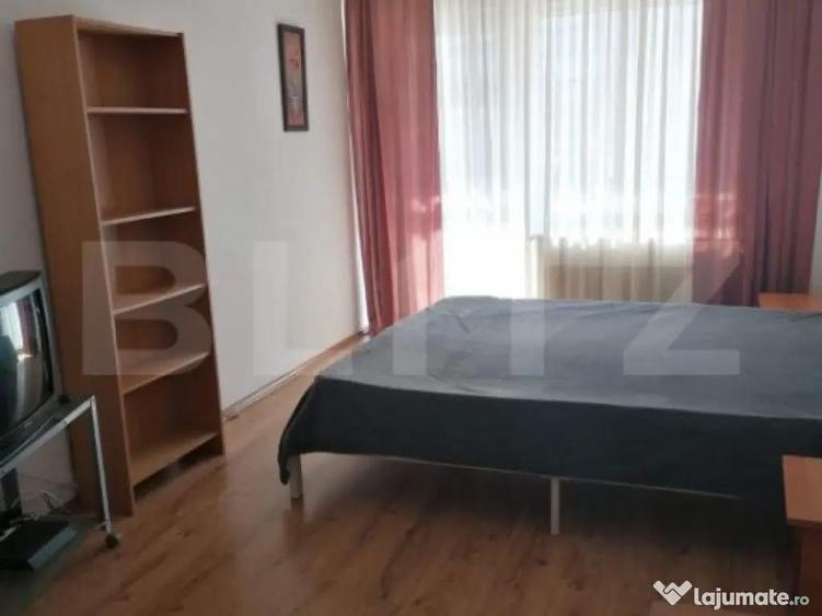 Apartament spatios de vanzare, 5 camere, 93 mp, zona Hotel D - 4