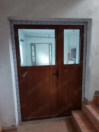 Casa parter+1 Razvad, la 7 km de Targovi?te (Dambovi?a), conectata la apa, gaz, curent - 1