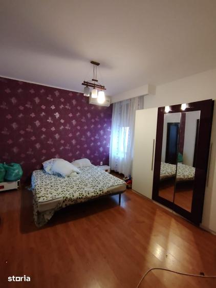 Casă cu 5 camere cu Teren 400 Mp în Călărași