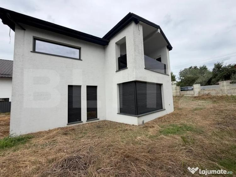 Vila de lux , 272 mp construiti , 800 mp teren , zona rezide - 11
