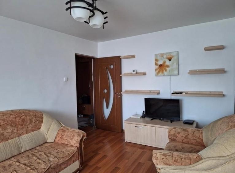 Apartament cu 3 camere decomandat în Păcurari