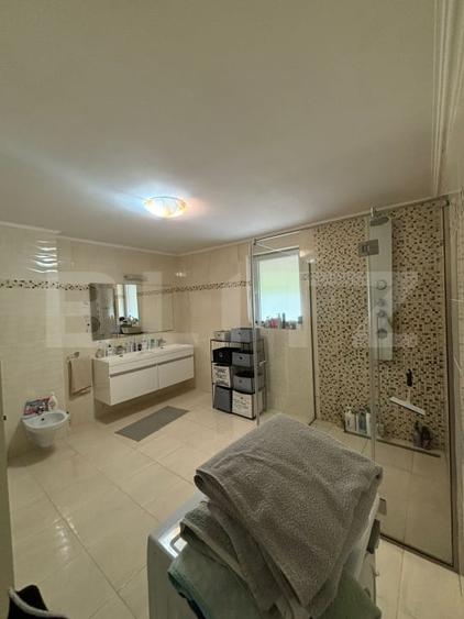 Casă individuală cu 5 camere cu Canalizare în Exterior Est