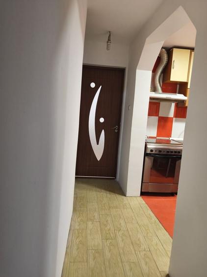 Casă cu 4 camere cu Teren 20 Mp în Beba Veche