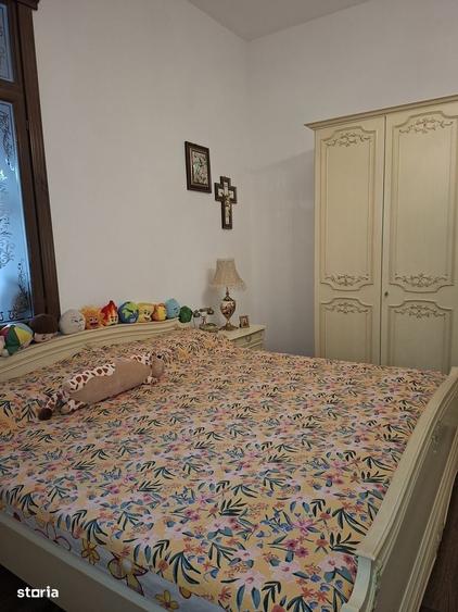 Casă cu 4 camere în Central