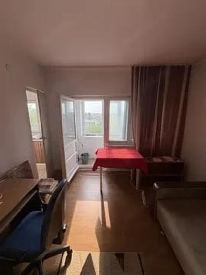 Garsonieră decomandată în Girocului