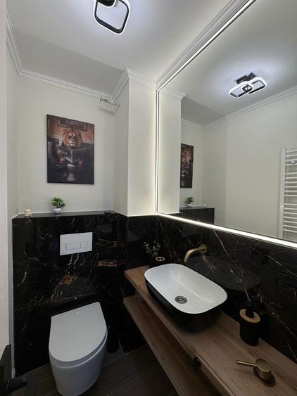 Apartament cu 3 camere semidecomandat în Central
