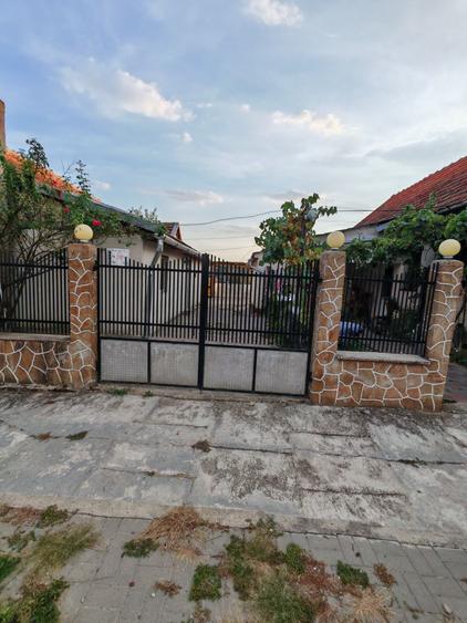 Casă cu 4 camere în Cermei