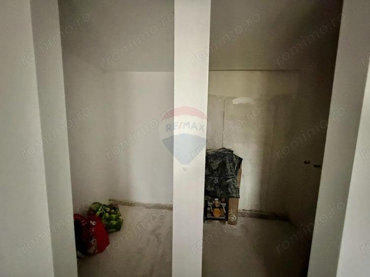 Casă cu 4 camere cu Teren 418 Mp în Golești