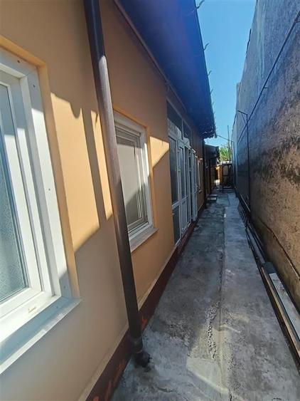 Casă individuală cu 3 camere cu Canalizare în Central