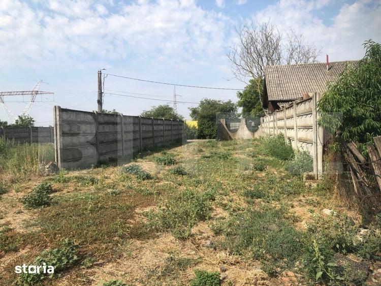 Teren de 1700 mp, în Sud