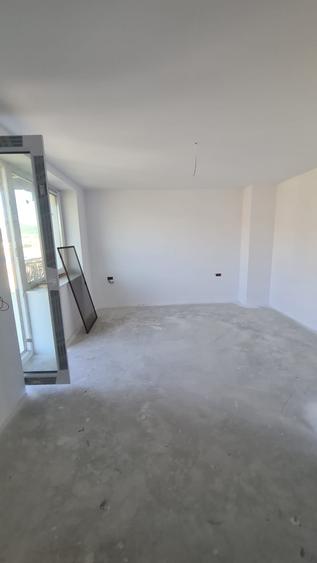 Duplex cu 5 camere cu Teren 576 Mp în Cetate