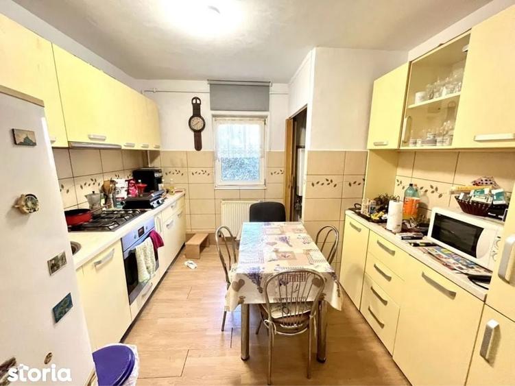 Apartament cu 3 camere decomandat în Lipovei