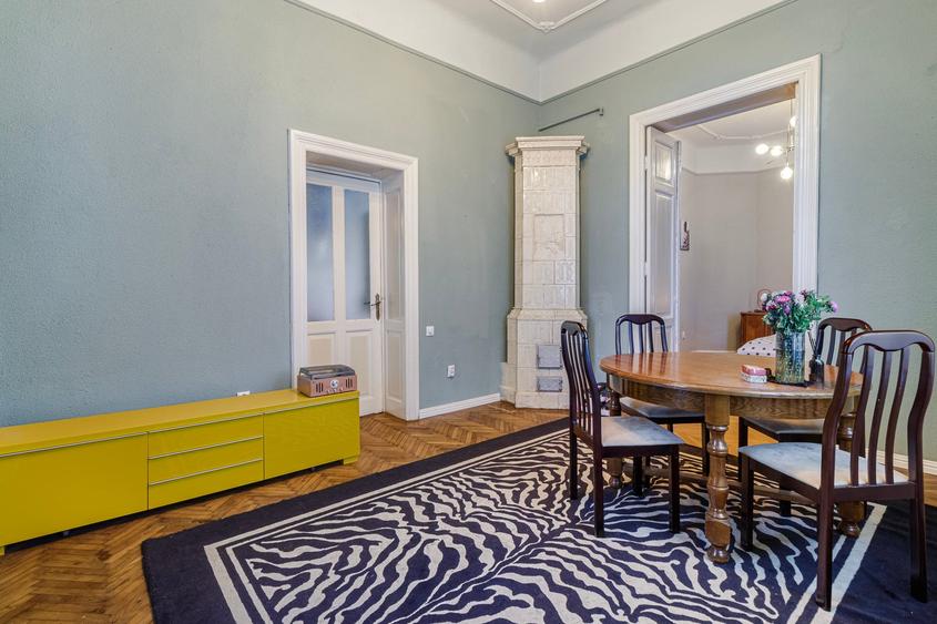 Apartament cu 3 camere decomandat în Calea Victoriei