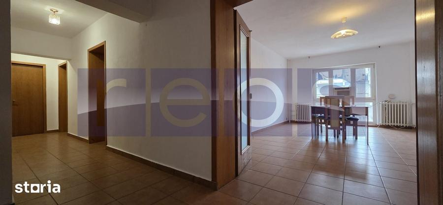 Apartament cu 5 camere în Centrul Istoric