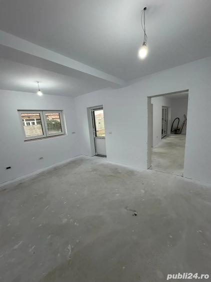 Casă cu Teren 605 Mp în Albina