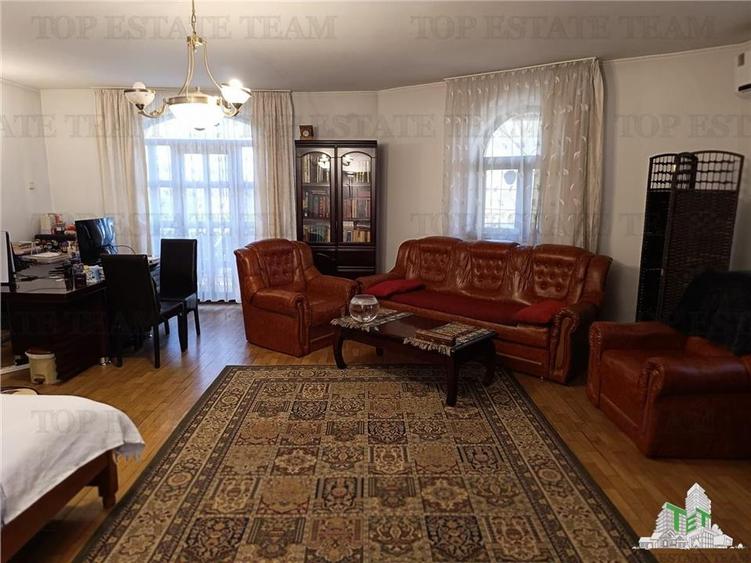 Casă individuală cu 5 camere cu Canalizare în Dămăroaia