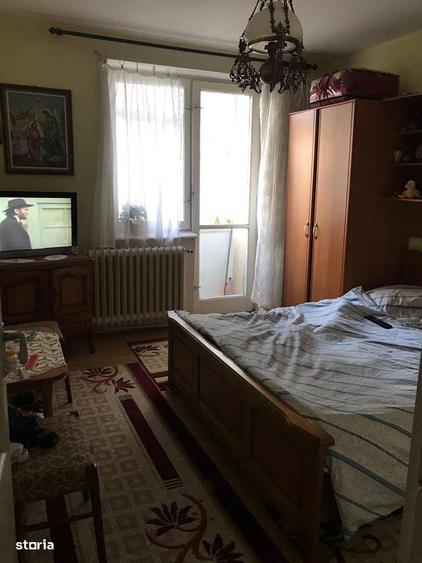 Apartament cu 3 camere decomandat, mobilat în Central