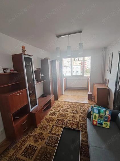 Vand apartament 2 camere et 1 din 4 - 5