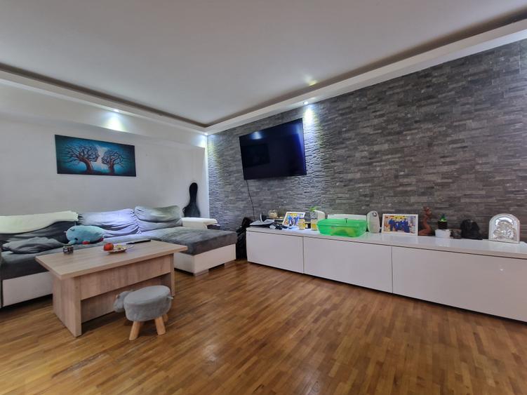 Navodari (Sud)- 3 camere decomandate, mobilat-utilat, etaj 3/4 - 7