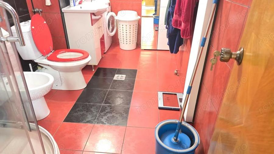 Vand apartament cu 3 camere in Deva, etaj 1, din anul 2000, suprafata tabulara de 156,9 mp, BOXA - 14