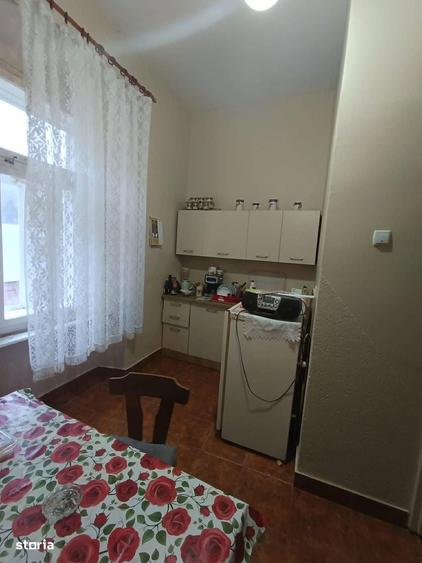 Casa , 3 camere, curte mare, lini?te,pre? negociabil - 8
