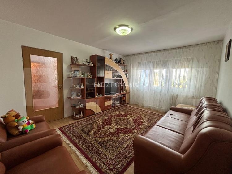 Apartament semidecomandat, 3 camere, zona Materna Apartament semidecomandat, 3 camere, zona Materna