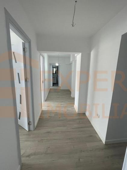 Apartament 3 camere de vanzare - in Centru-Constanta - 2