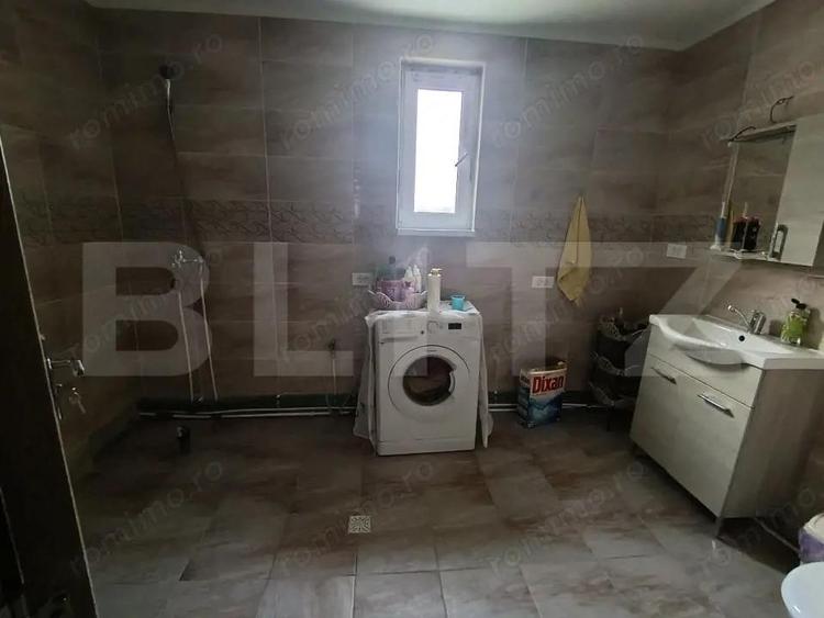 Casa cu 3 camere,baie, bucatarie, teren 500 mp - 1